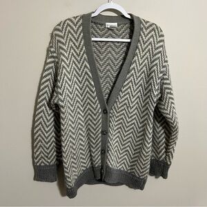 Vintage Jones New York Wool Blend Gray and Cream Chevron Cardigan size M Petite